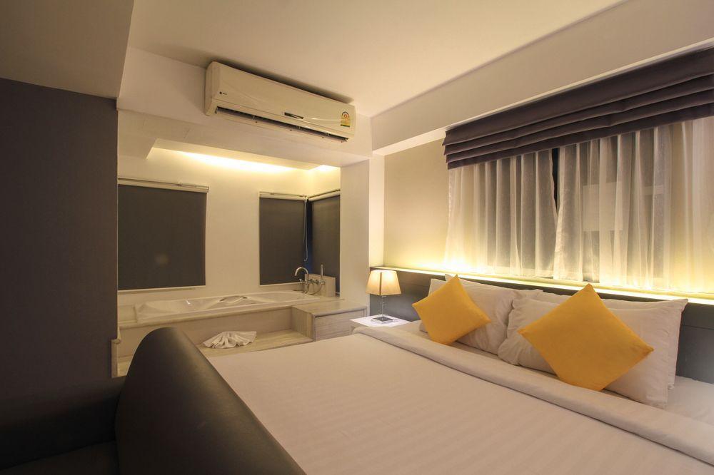 Myhotel Cmyk@Ratchada Bangkok Exterior photo