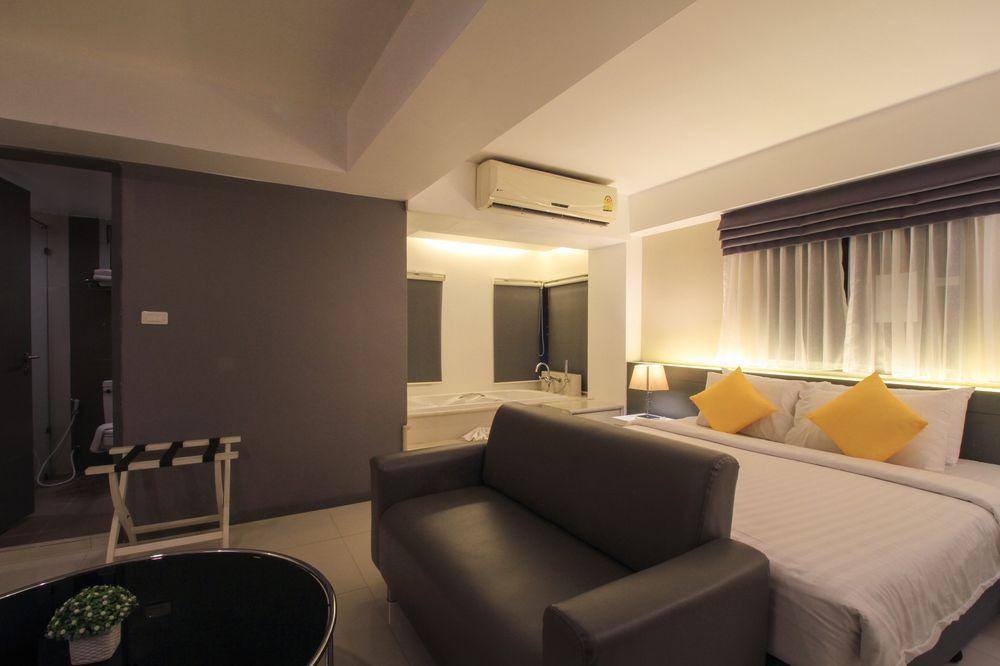 Myhotel Cmyk@Ratchada Bangkok Exterior photo