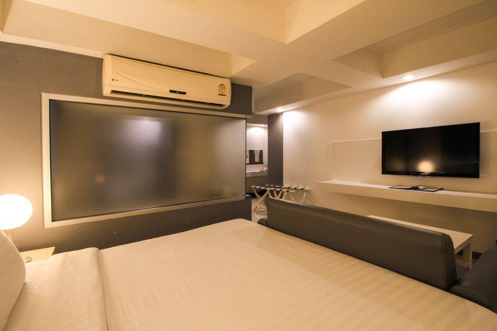 Myhotel Cmyk@Ratchada Bangkok Exterior photo