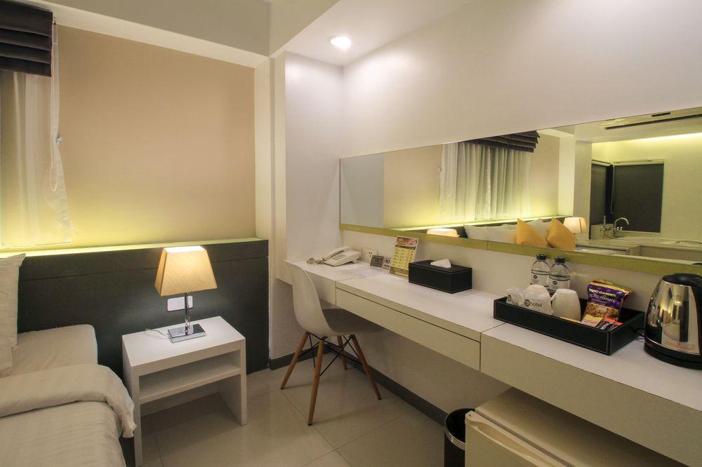 Myhotel Cmyk@Ratchada Bangkok Exterior photo