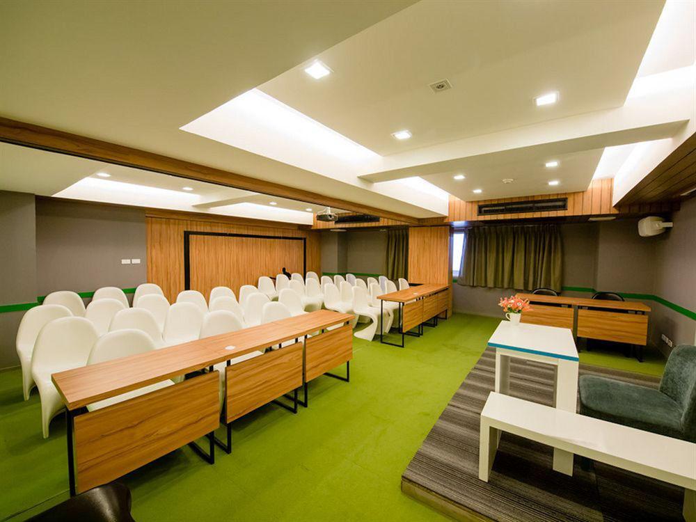 Myhotel Cmyk@Ratchada Bangkok Exterior photo